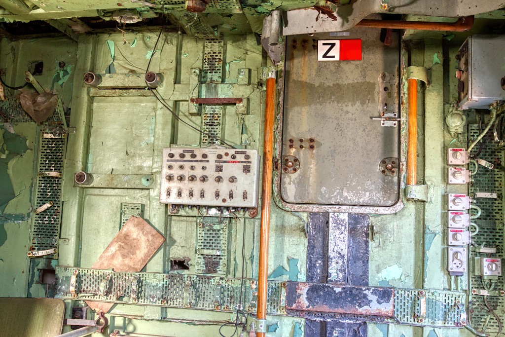 HDR urbex trash naval boats antwerpen torpedoboot torpedoboat torpilleur marine maritiem navy abandoned verlaten decay lost place places abandonne